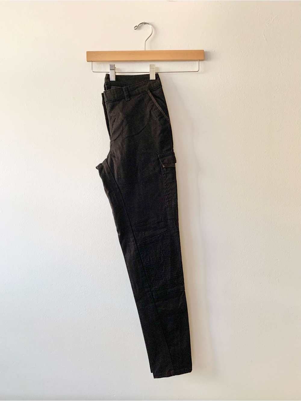 NEW H&M Y2K Quilted Cargo Skinny Jeans with Side Pockets and Zipper Details